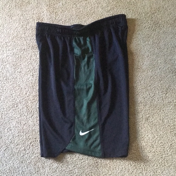 Nike Men's Milwaukee Bucks Dri-FIT Practice Shorts - Picture 6 of 6